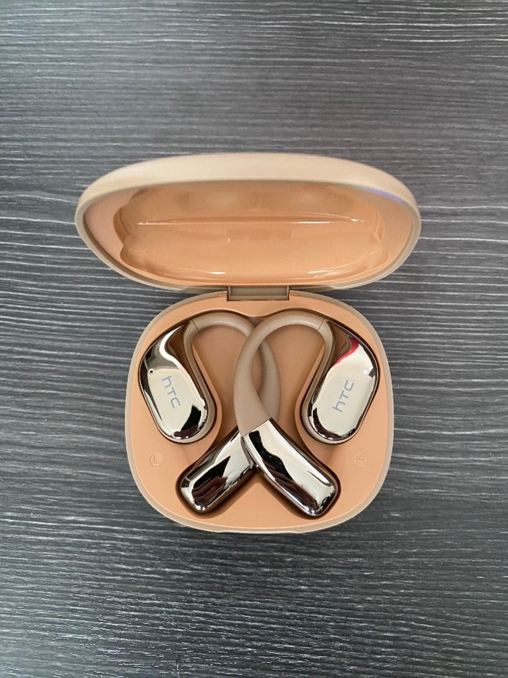 HTC NE39 Wireless Bluetooth Earbuds Titanium Gold New